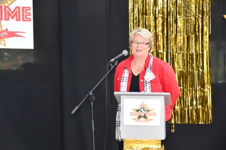 Zilveren knoop uitgereikt aan Marjan Holmer-Vriezekolk