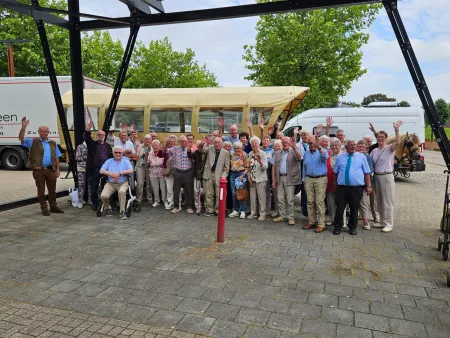 Gezellige dagtocht naar Doesburg voor Laren & Oranje en Reisclub Oolde