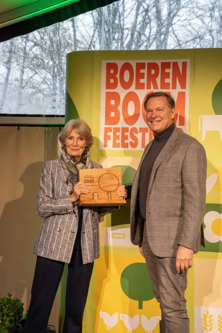 Prins Irene ontvangt Nationale Boomfeestdag Prijs op Boerenboomfeestdag