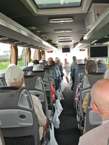 Gezellige dagtocht naar Doesburg voor Laren & Oranje en Reisclub Oolde